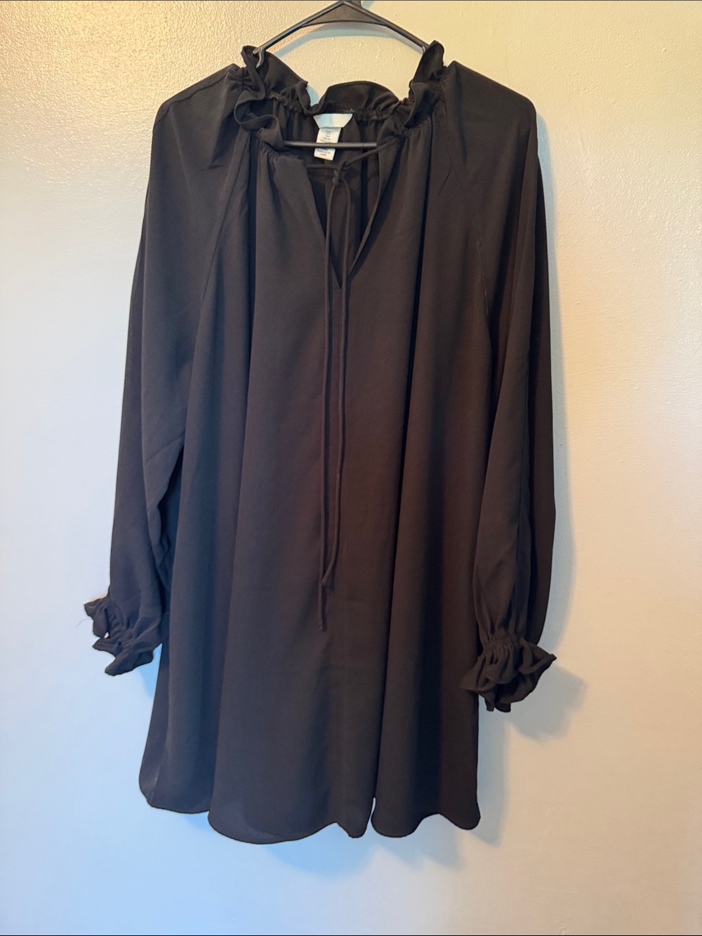 H&M Black Ruffle-Neck Tie-Front dress